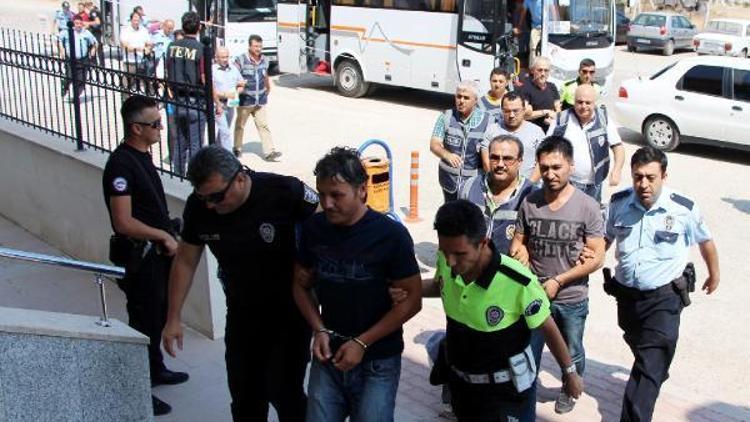 Antalyada 22 polis FETÖden tutuklandı (3)