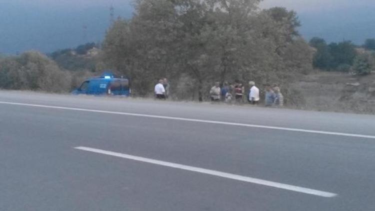 Plakası olmayan cipten mermilerin olduğu poşet atıldı