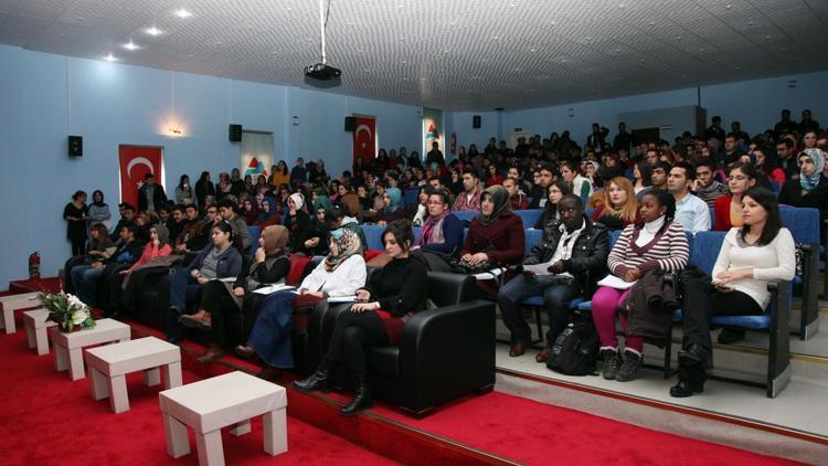 Üniversite öğrencileri Ebola virüsü semineri düzenledi