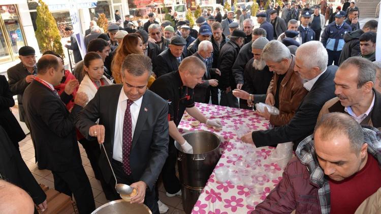 Polatlıda aşure dağıtıldı