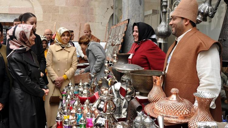 Başbakan Davutoğlunun eşi Sare Davutoğlu, Afyonkarahisarda