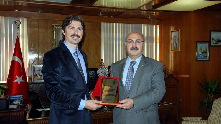 Türkiye Bilardo Federasyonu Başkanı Ercan, Vali Köşgeri ziyaret etti.