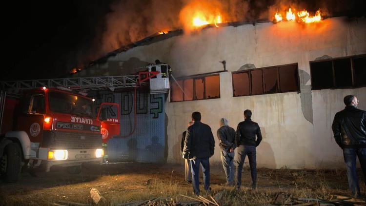 Bayburtta kereste atölyesinde yangın