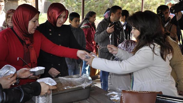 Kastamonu Emniyet Müdürlüğünce aşure dağıtıldı