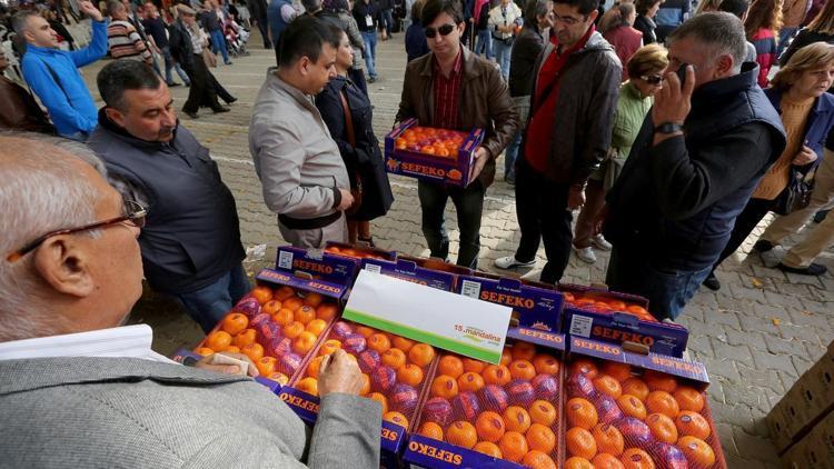 Sakin şehirde mandalina şenliği