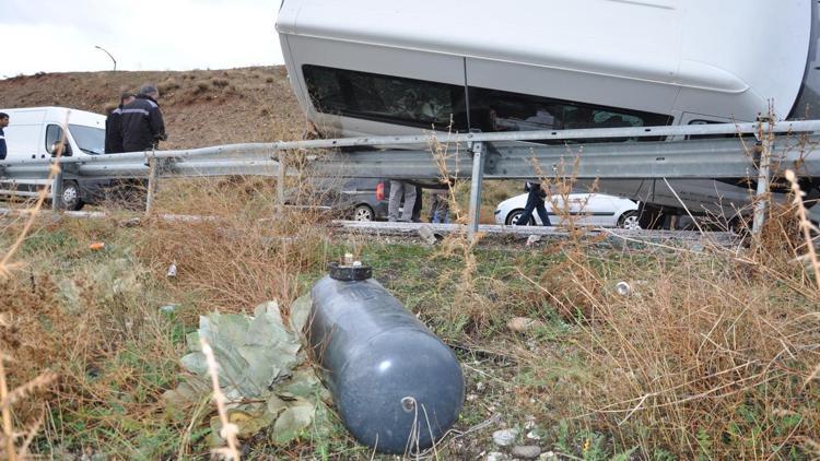 Adıyamanda trafik kazası: 1 ölü, 7 yaralı