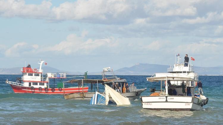 İzmir Körfezinde balıkçı teknesinin alabora olması