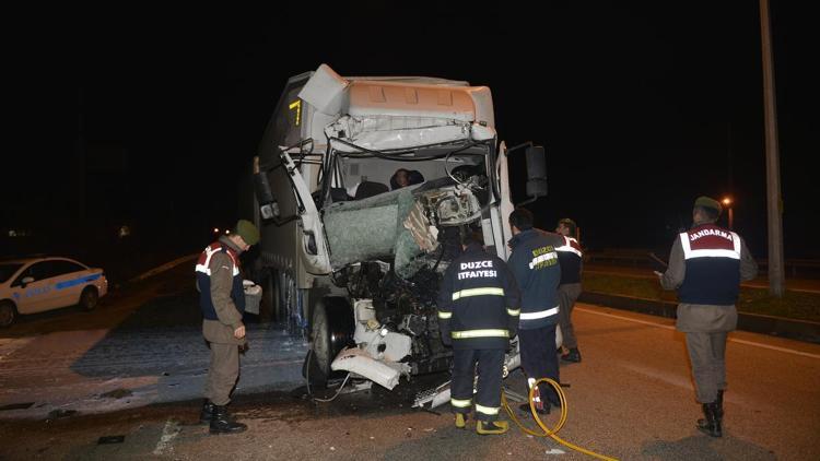 Düzcede trafik kazası: 2 yaralı