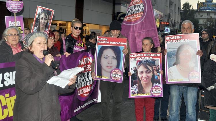 İzmirde kadın cinayetleri protestosu