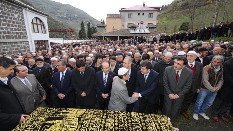 Beşikdüzü Müftüsü Ömer Tütüncü toprağa verildi