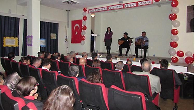 Mahmudiyede öğretmenler konser verdi