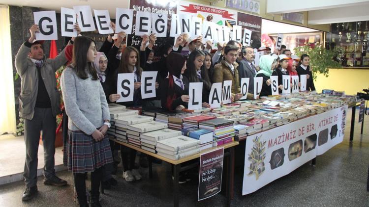 Kardeş okul için bin 915 kitap topladılar