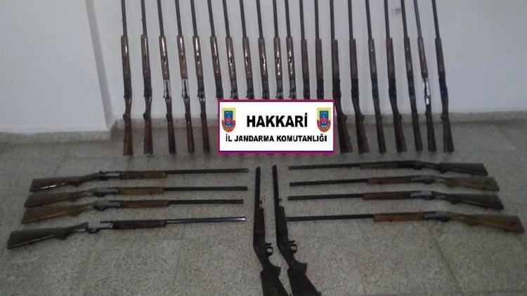 Hakkaride çok sayıda silah ele geçirildi