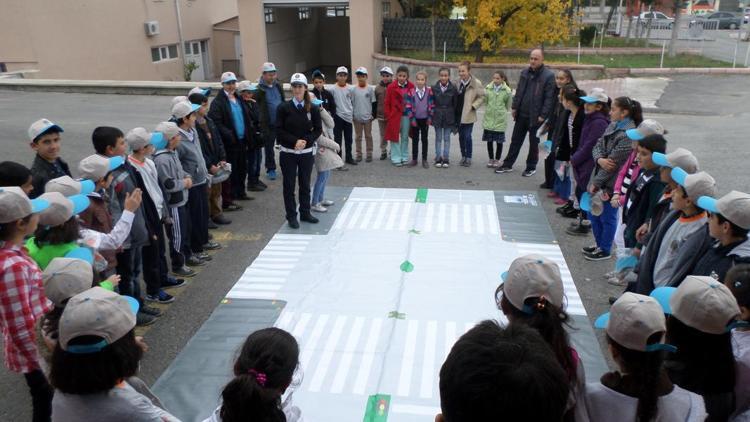 Malatyada öğrencilere trafik eğitimi