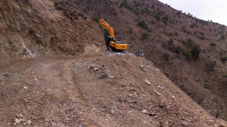 Pervaride su ve yol çalışmaları