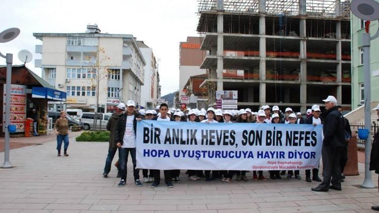 Hopada 18 bin Uyuşturucuya Hayır broşürü dağıtıldı