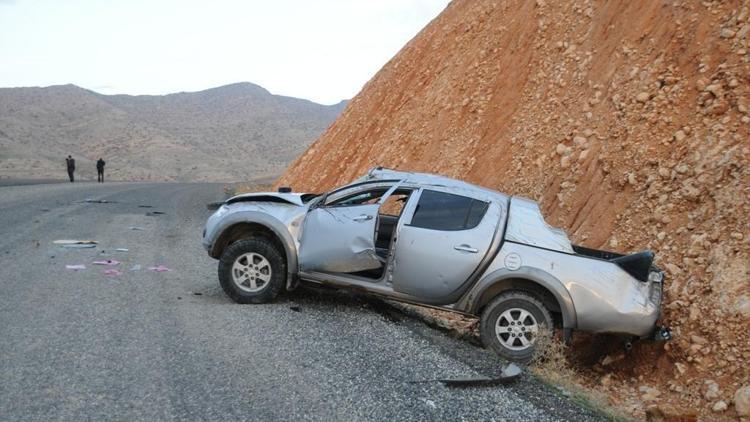 Şırnakta düğün konvoyunda kazası: 1 ölü, 7 yaralı