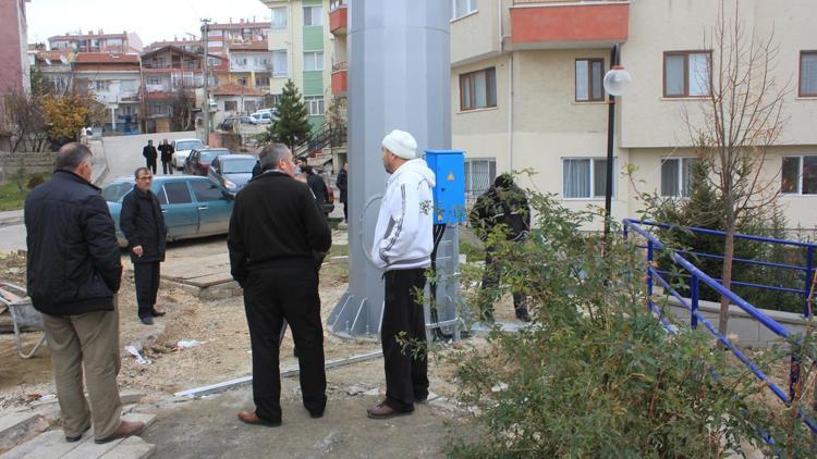 Direk içinde olduğu iddia edilen baz istasyonuna tepki