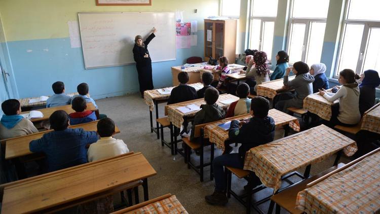 Suriyeli çocuklar aldıkları eğitimle daha mutlu