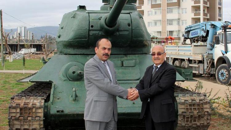 Belediyeler arasındaki tank, top ve zırhlı araç tartışması