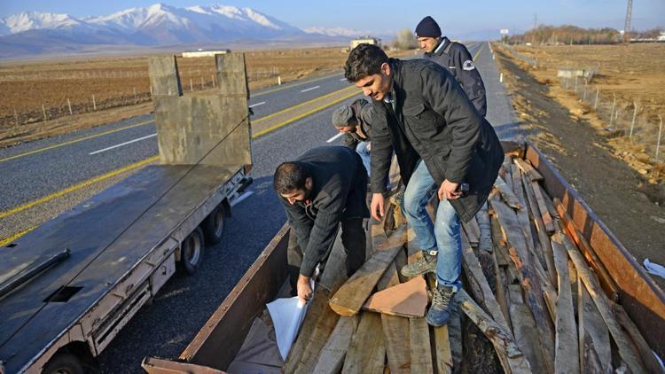 Hafriyat yüklü kamyonda kaçak sigara