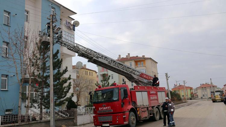 Şarkışlada kopan elektrik hattı onarıldı