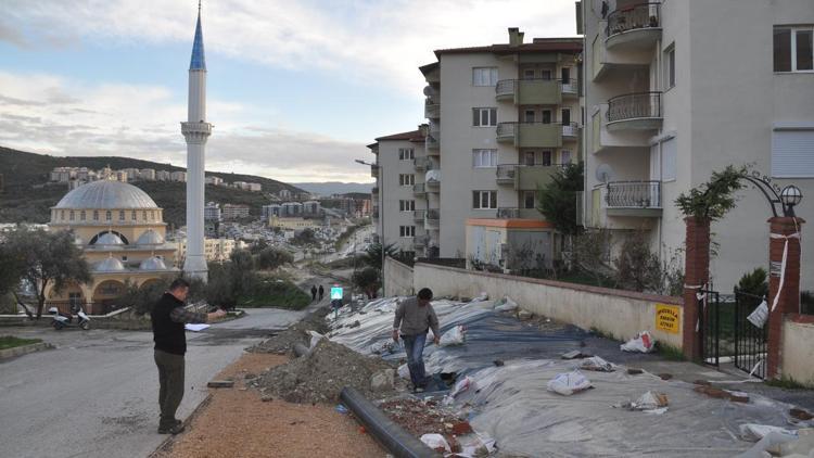 Kuşadası’ndaki toprak kayması