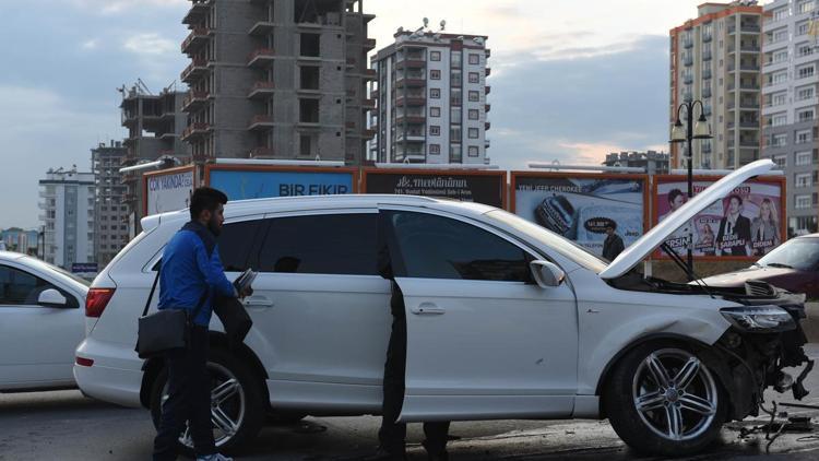 Futbolcu Servet Çetin, trafik kazası geçirdi