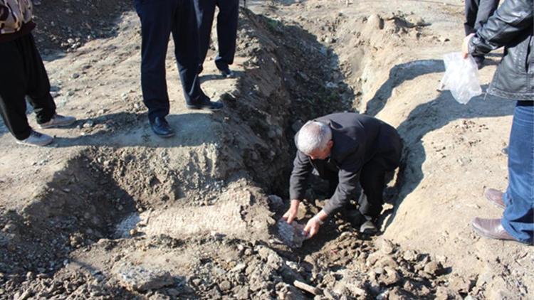 Osmaniyede kanalizasyon inşaatında mozaik kalıntısı bulundu