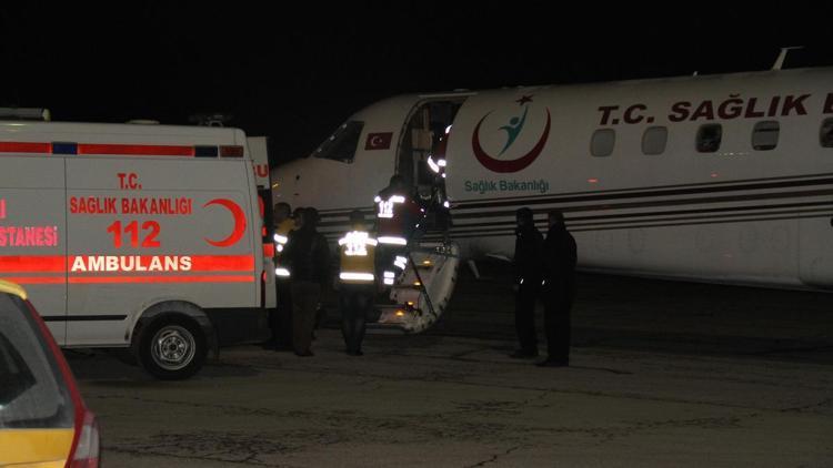 Prematüre ikizler, ambulans uçakla sevk edildi