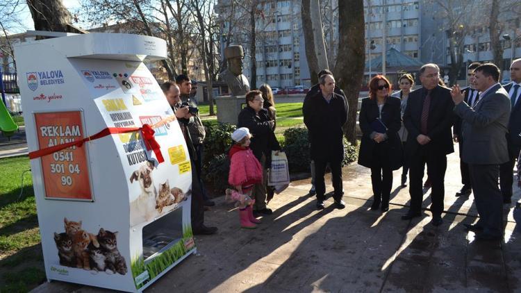 Sokak Hayvanlarını Doyuran Geri Dönüşüm Kutusu projesi