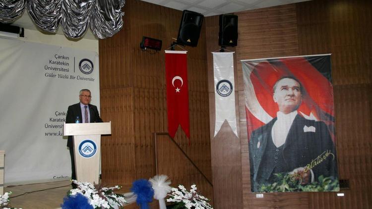 Mehmet Akifin Örnek Şahsiyeti konferansı
