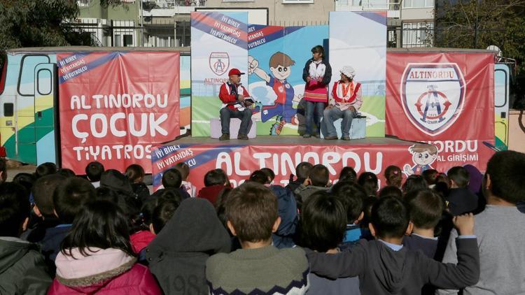 İyi taraftar için okul okul dolaşıyorlar