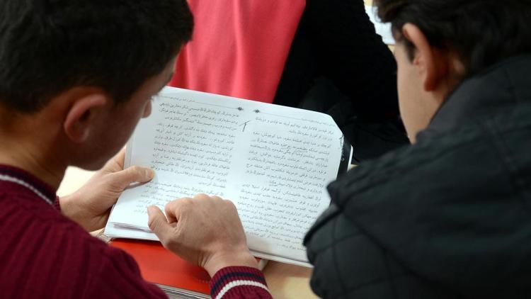Liseliler Osmanlıca gazete çıkarmaya hazırlanıyor