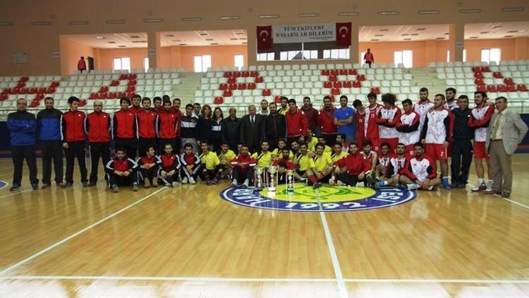 Üniversitelerarası Basketbol 2. Lig karşılaşmaları