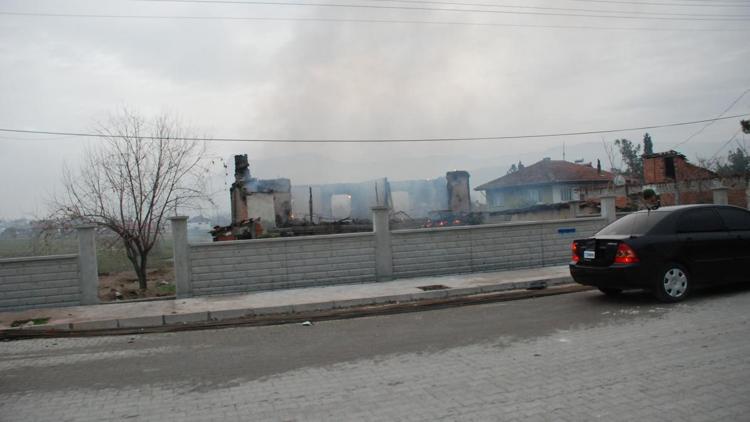 Denizlide hırsızlık yaptığı öne sürülen çocuğun silahla vurulması