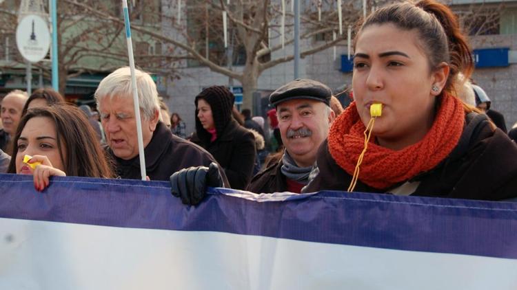 İzmirde beyaz baston yürüyüşü