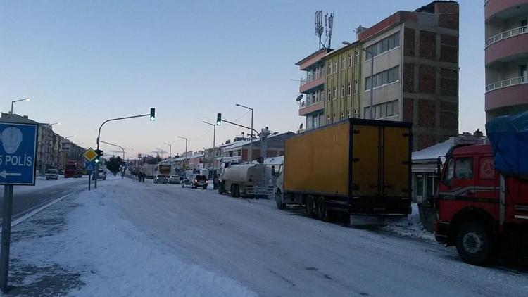 Kuluda yolda kalanlara belediye sahip çıktı