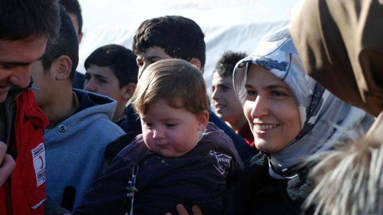 Midyatta yaşayan Suriyeli ve Iraklı sığınmacılara yardım