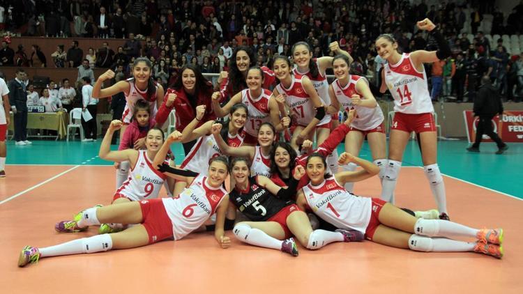 Voleybol: 2015 CEV Bayanlar 18 Yaş Altı Avrupa Şampiyonası