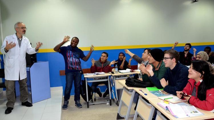 Üniversiteli yabancılar, Türkçeyi şarkıların dilinden öğreniyor