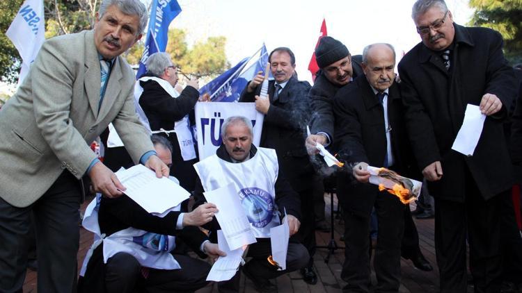 Türkiye Kamu-Sen üyelerinin maaş zammı protestosu