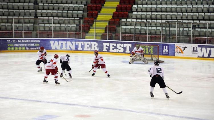 U-20 Buz Hokeyi Erkek Milli Takımının Erzurum kampı