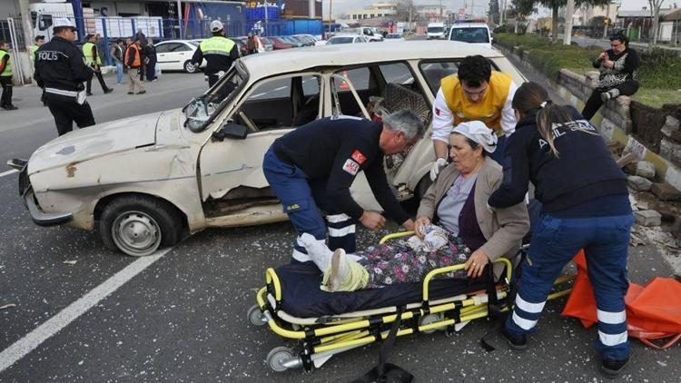 Aydında trafik kazaları: 6 yaralı