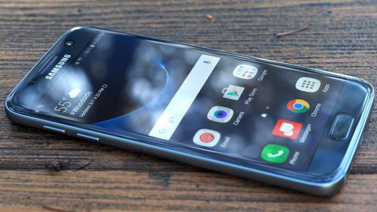 Samsung telefonlarda düz ekran tarih oluyor