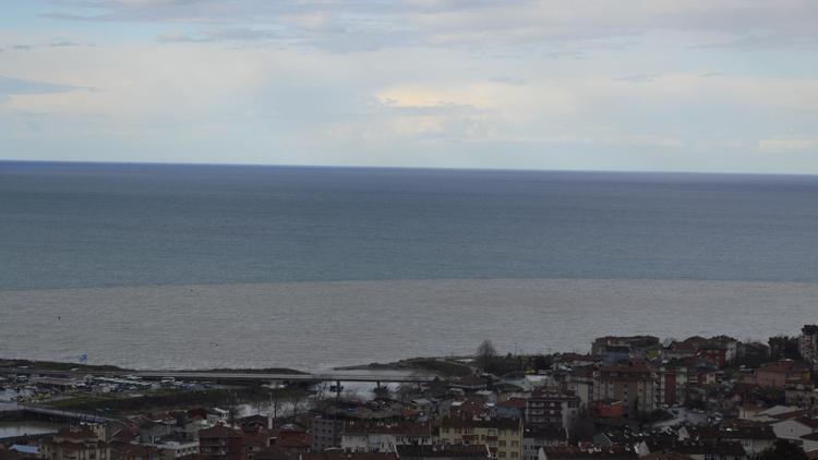 Karadeniz, yağışlarla renk değiştirdi