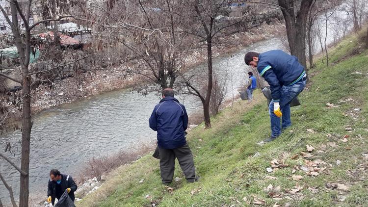 Harşit Çayında temizlik çalışmaları devam ediyor