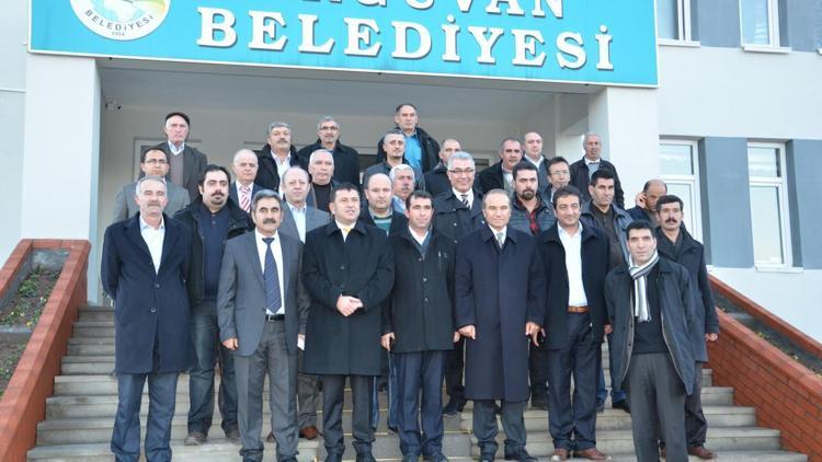 Arguvan Belediyesine İstanbuldan 6 araç gönderildi