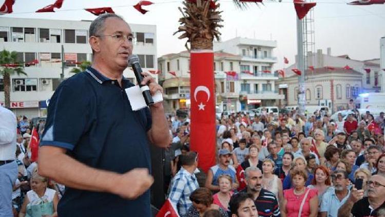 Ayvalıkta laik, demokratik ve tam bağımsız Türkiye mitingi