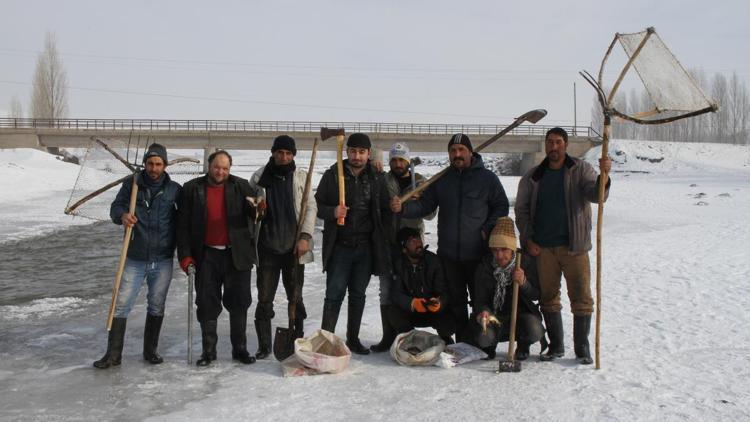 Nehrin donması balıkçıların işine yaradı
